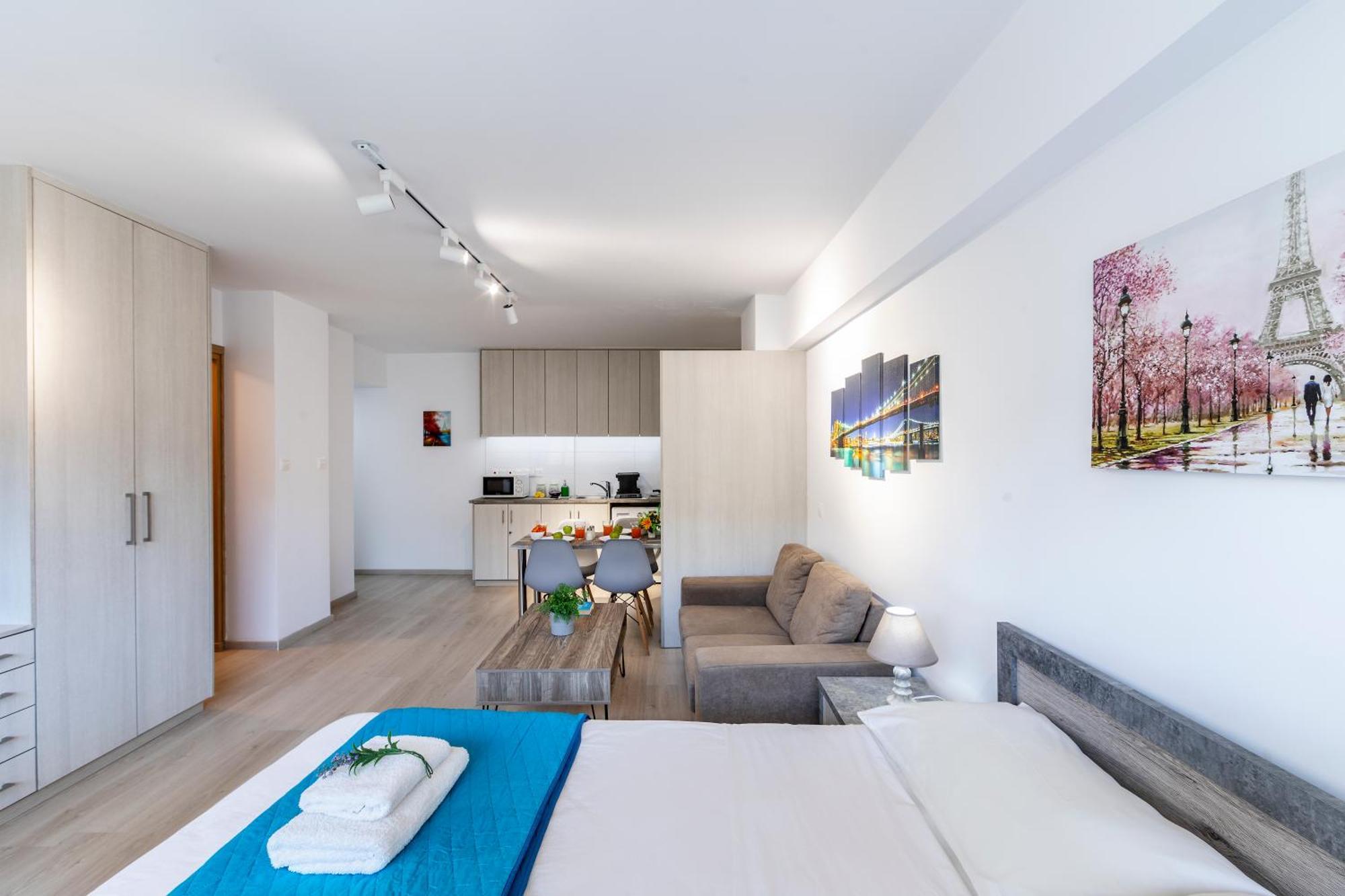 C-Premium Apts 100M From Beach And City Centre Larnaca Buitenkant foto