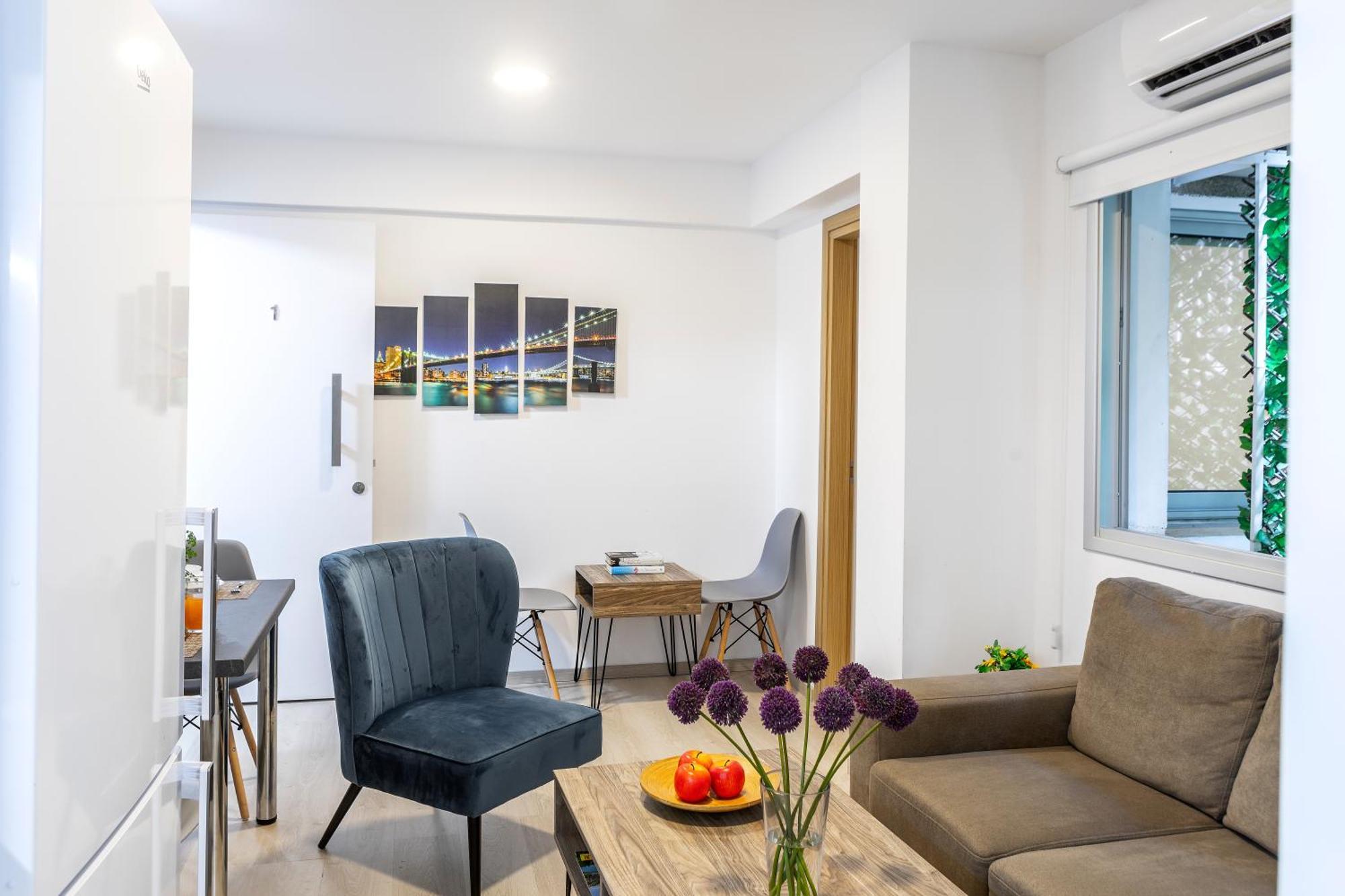C-Premium Apts 100M From Beach And City Centre Larnaca Buitenkant foto